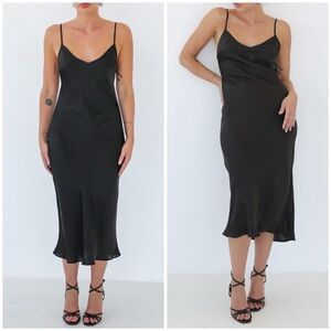 RUMORED Simple Midi Dress In Black